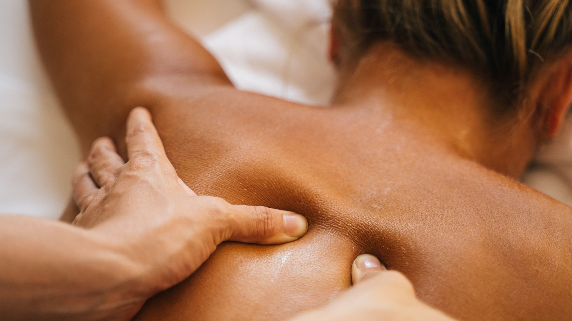 Swedish Massage vs. Deep Tissue Massage